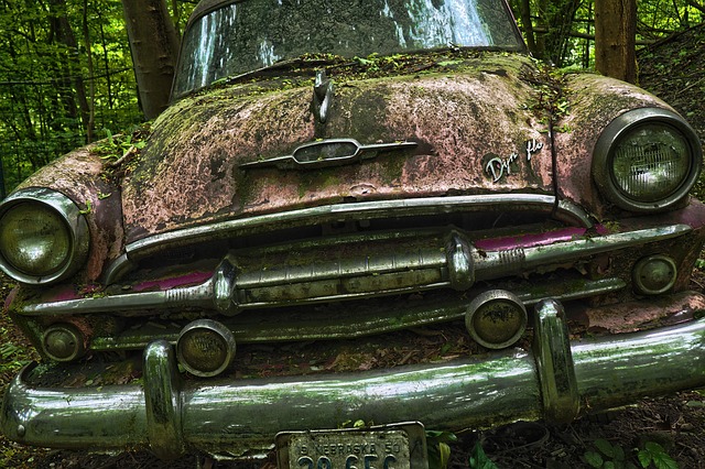 Do Americans Pay Car Insurance Monthly